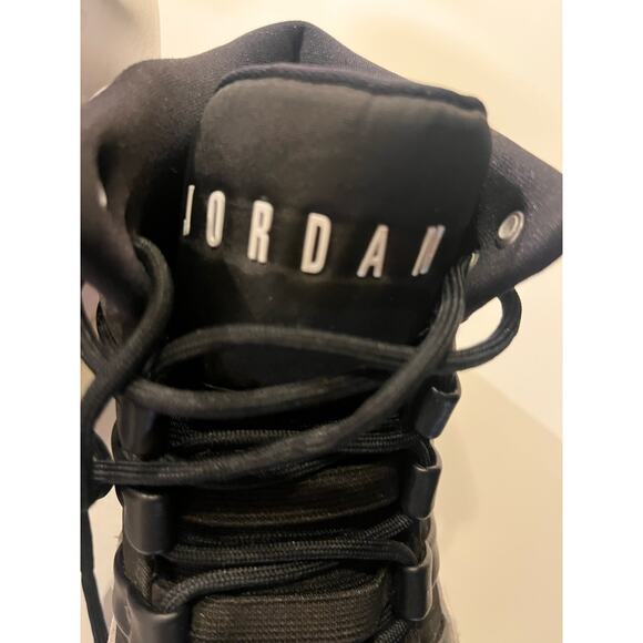 Nike Air Jordan Max Aura Basketball Sneakers Men's 8 Black White Shoes - Picture 8 of 14